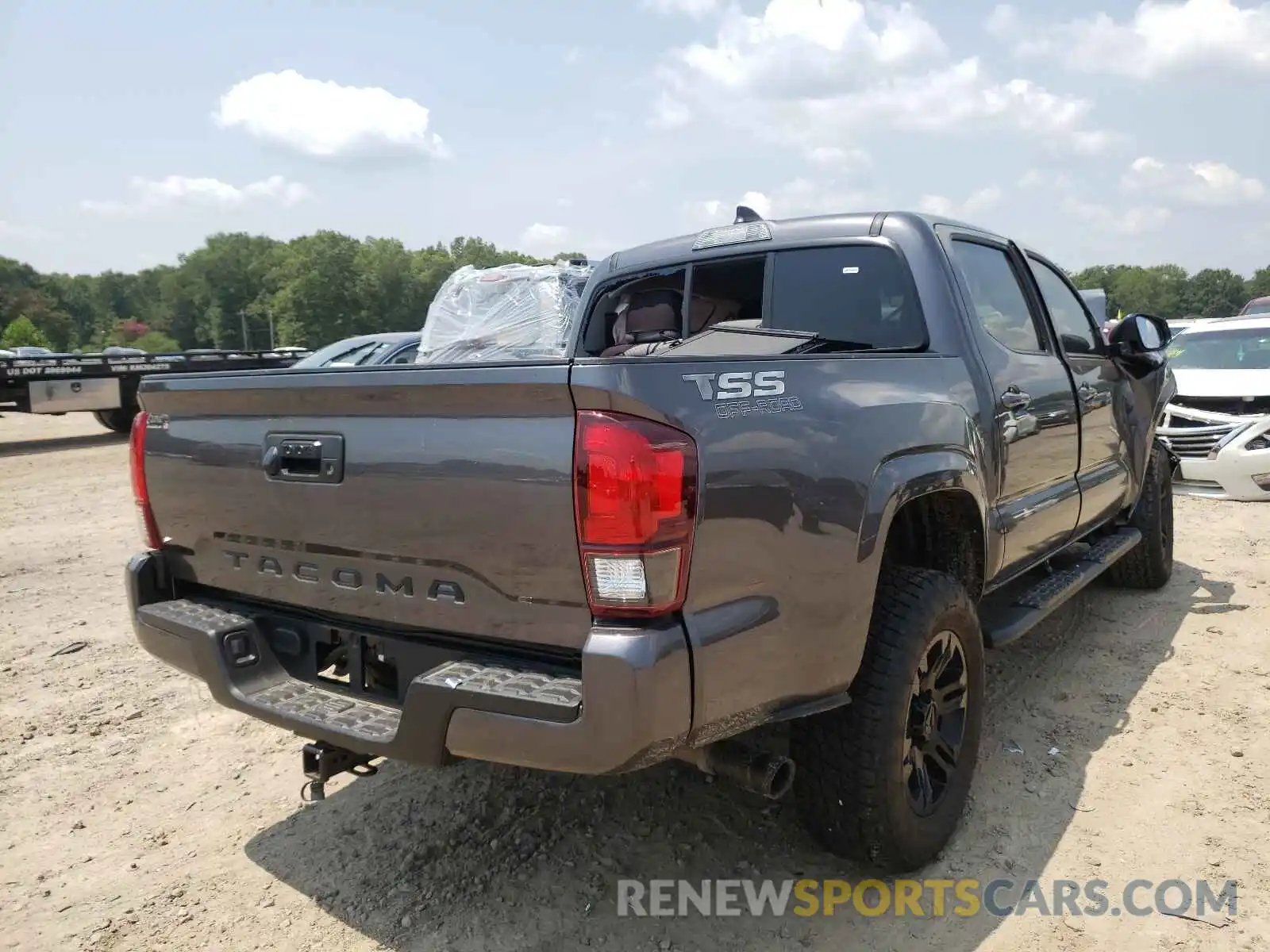 4 Photograph of a damaged car 3TYAX5GN4MT017793 TOYOTA TACOMA 2021