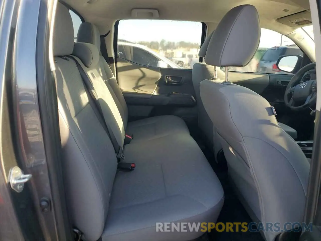 10 Photograph of a damaged car 3TYAX5GN5MT021691 TOYOTA TACOMA 2021