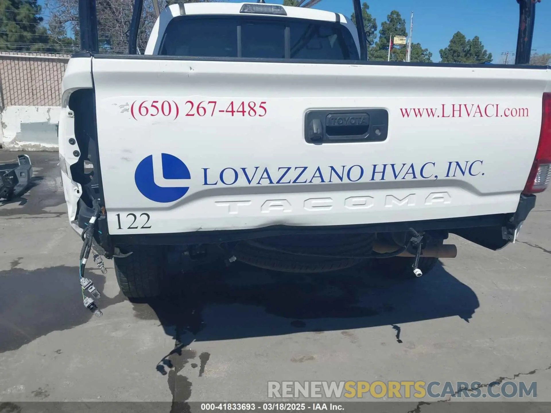 18 Photograph of a damaged car 3TYAX5GN6MT027516 TOYOTA TACOMA 2021
