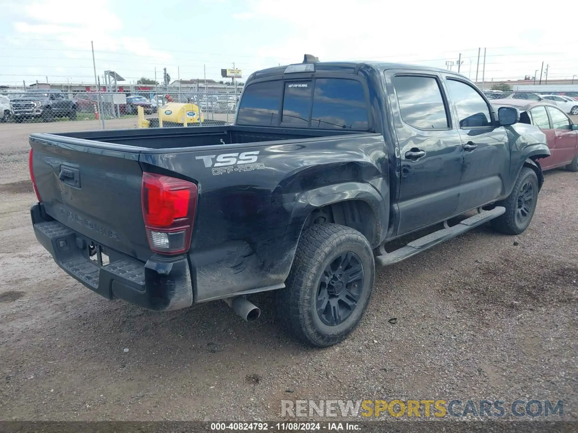 4 Photograph of a damaged car 3TYAX5GNXMT011626 TOYOTA TACOMA 2021