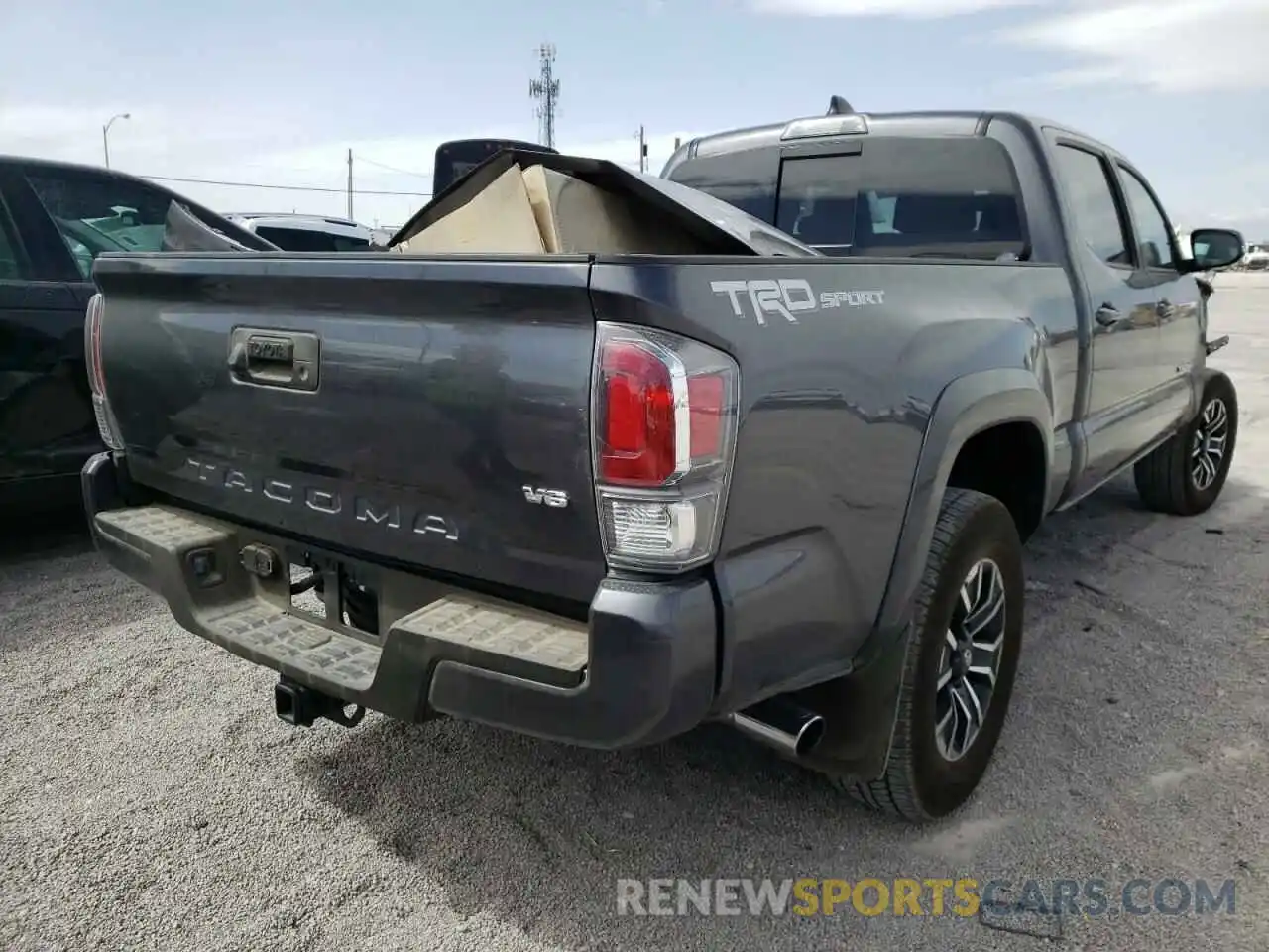 4 Photograph of a damaged car 3TYBZ5DN5MT000083 TOYOTA TACOMA 2021