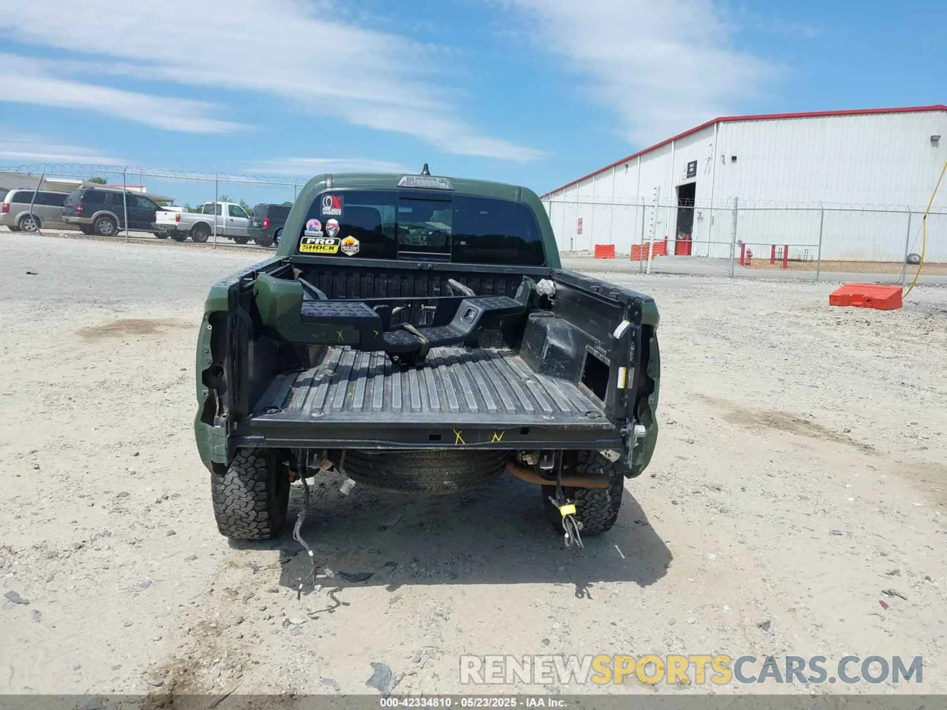 17 Photograph of a damaged car 3TYCZ5AN0MT035249 TOYOTA TACOMA 2021