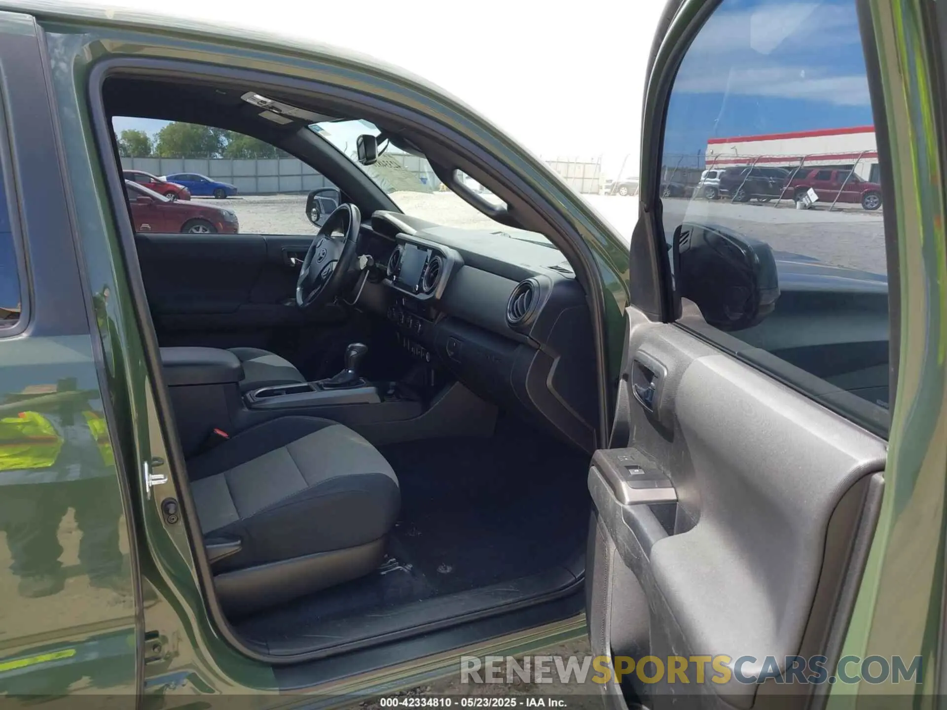 5 Photograph of a damaged car 3TYCZ5AN0MT035249 TOYOTA TACOMA 2021