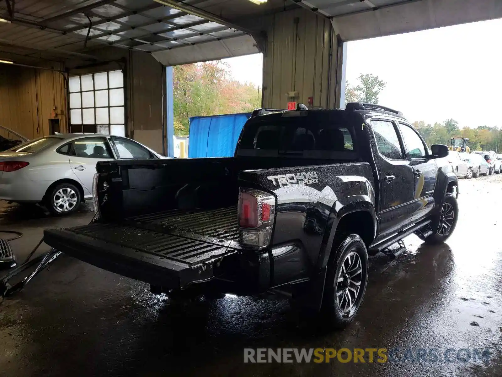 4 Photograph of a damaged car 3TYCZ5AN0MT044453 TOYOTA TACOMA 2021