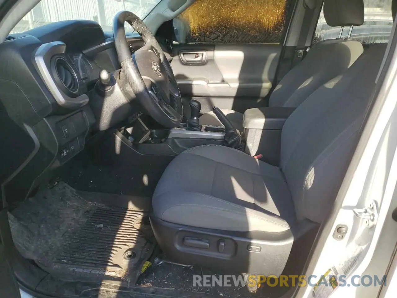 7 Photograph of a damaged car 3TYCZ5AN1MT011073 TOYOTA TACOMA 2021