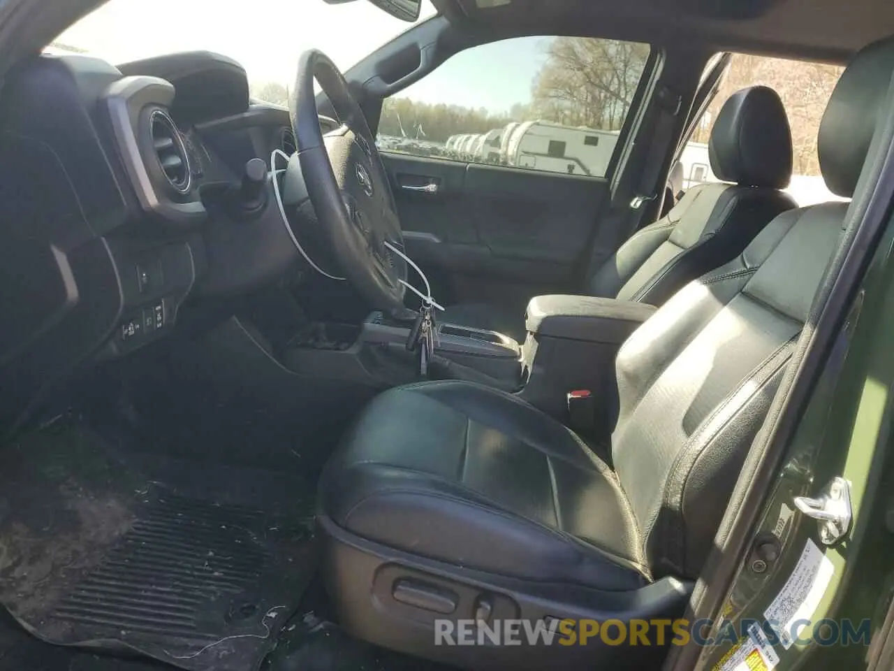 7 Photograph of a damaged car 3TYCZ5AN1MT041397 TOYOTA TACOMA 2021