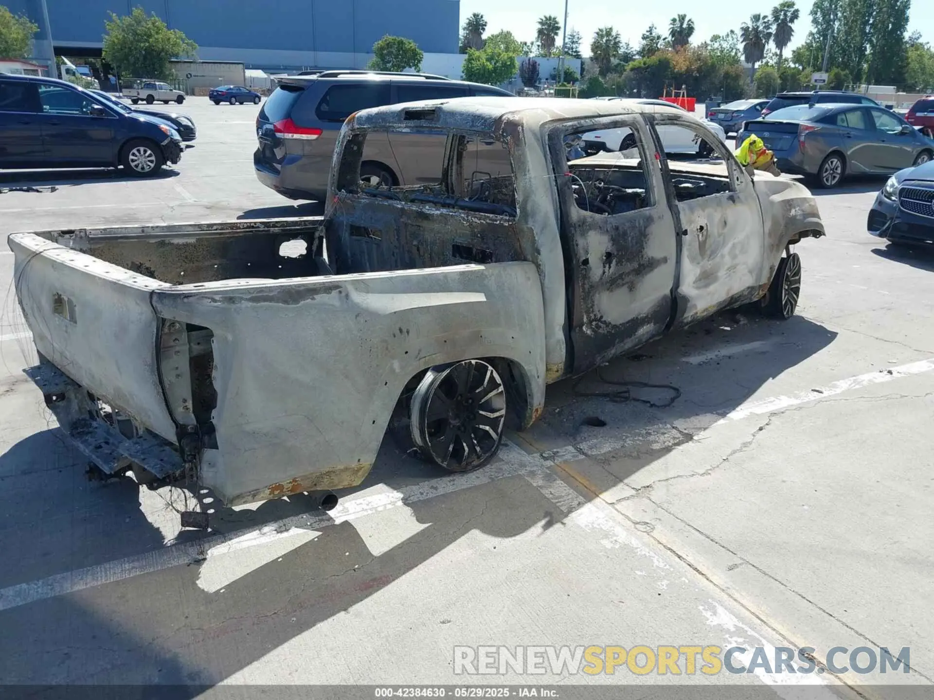 4 Photograph of a damaged car 3TYCZ5AN4MT020558 TOYOTA TACOMA 2021
