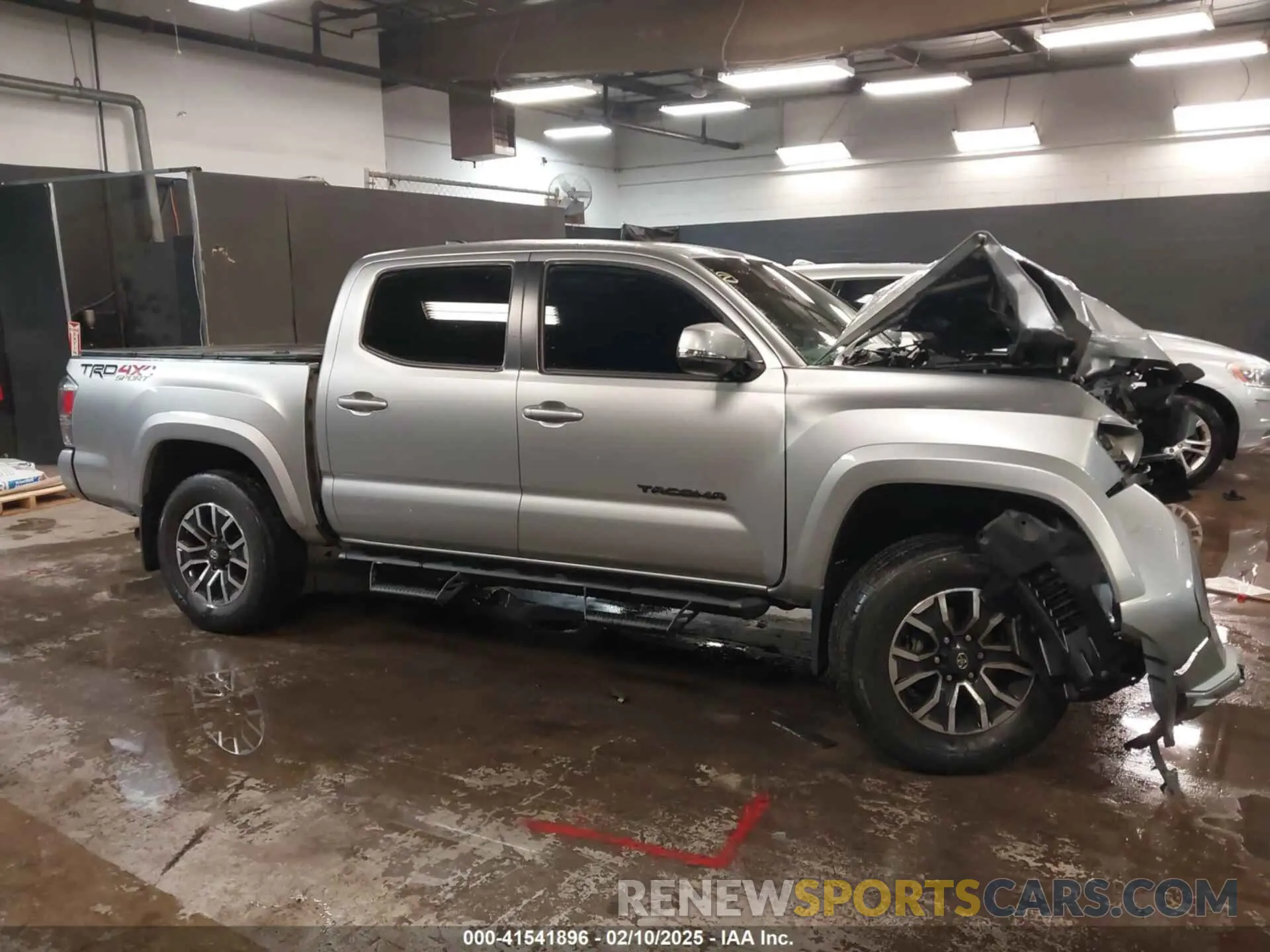 14 Photograph of a damaged car 3TYCZ5AN5MT023940 TOYOTA TACOMA 2021