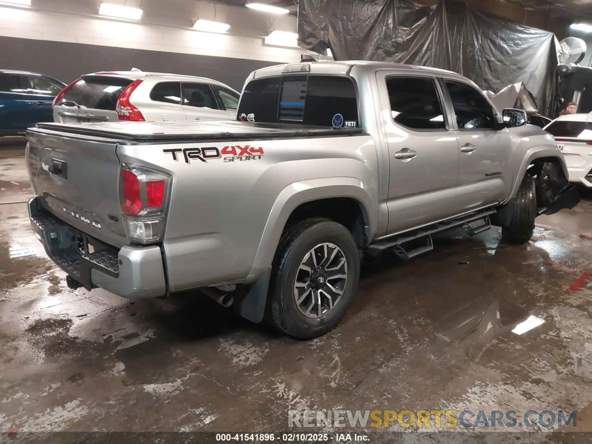 4 Photograph of a damaged car 3TYCZ5AN5MT023940 TOYOTA TACOMA 2021