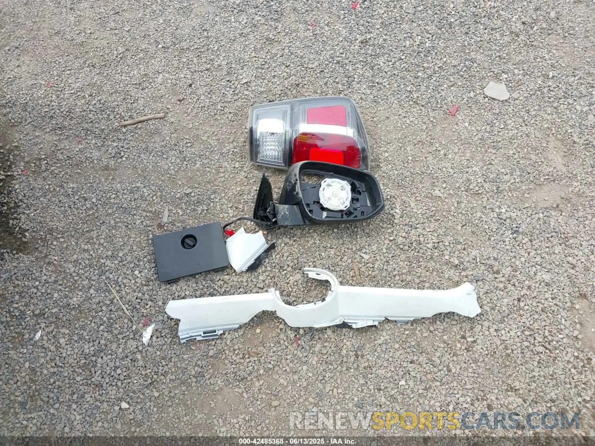 12 Photograph of a damaged car 3TYCZ5AN5MT030404 TOYOTA TACOMA 2021