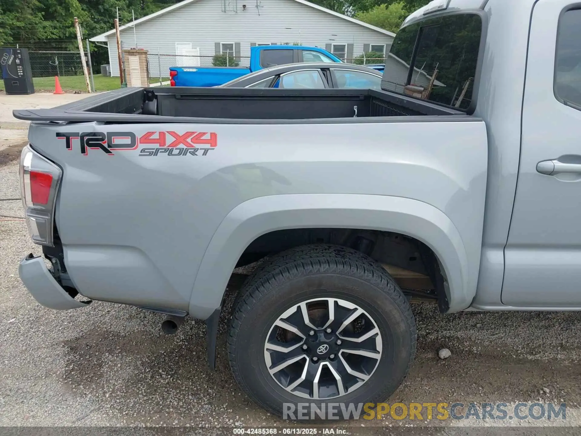 19 Photograph of a damaged car 3TYCZ5AN5MT030404 TOYOTA TACOMA 2021