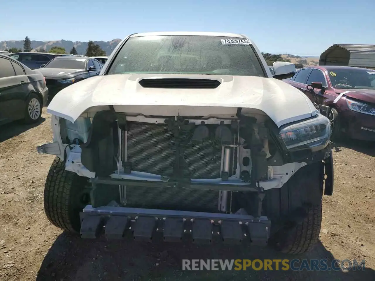 5 Photograph of a damaged car 3TYCZ5AN5MT041936 TOYOTA TACOMA 2021