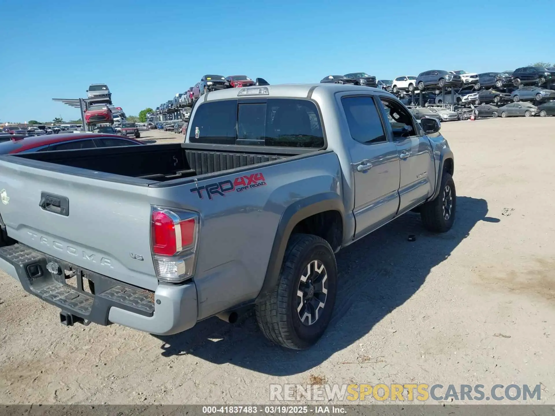 4 Photograph of a damaged car 3TYCZ5AN6MT010792 TOYOTA TACOMA 2021
