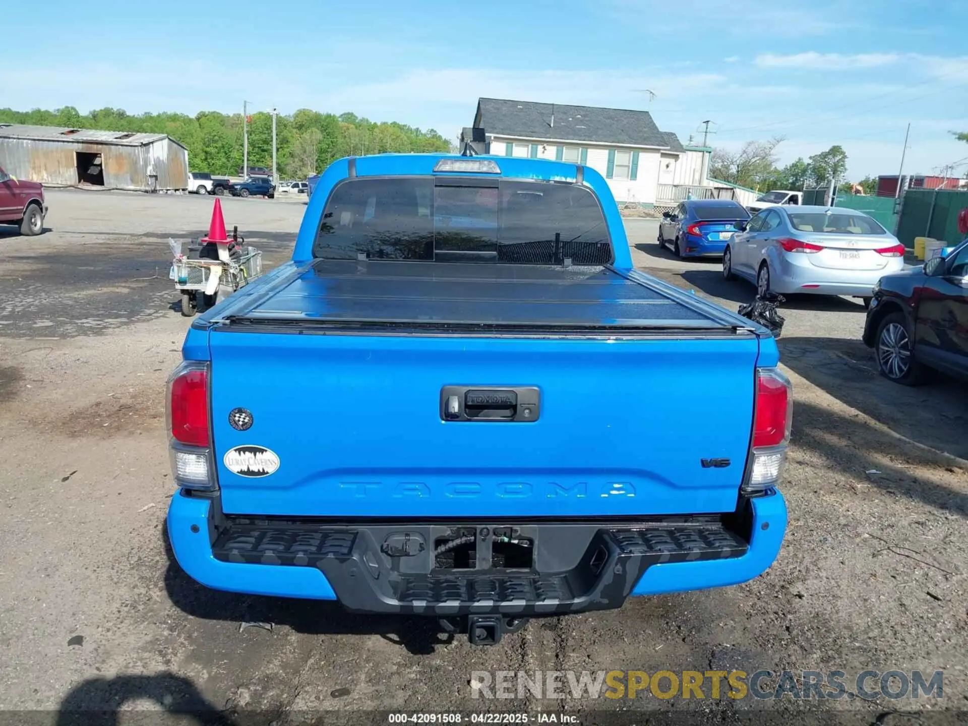 17 Photograph of a damaged car 3TYCZ5AN7MT008274 TOYOTA TACOMA 2021