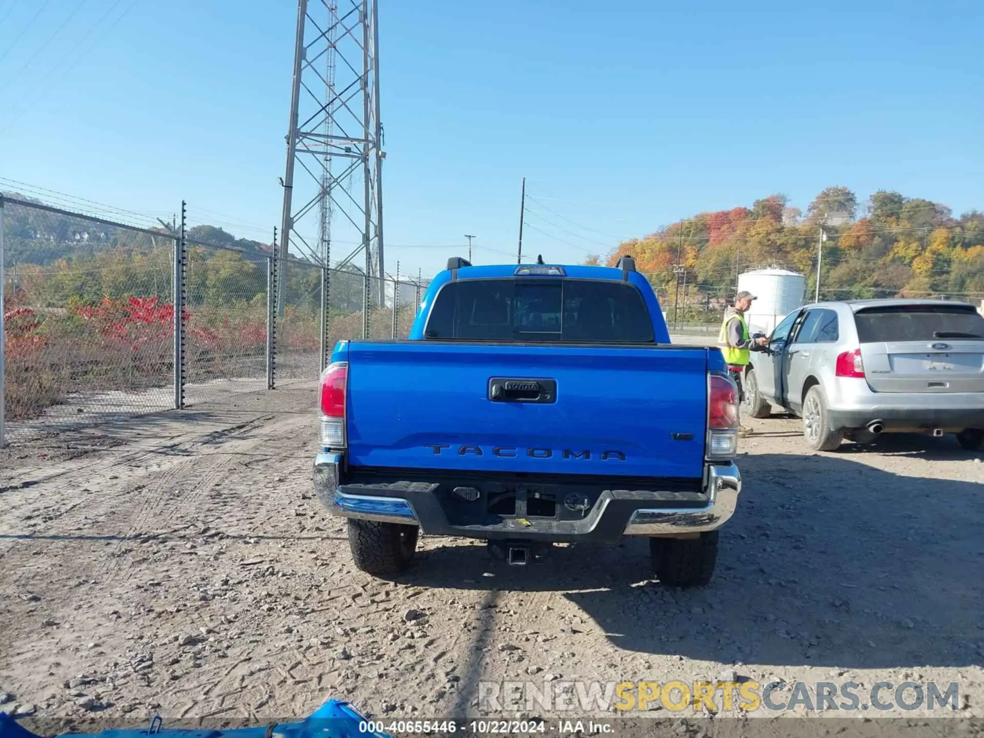 17 Photograph of a damaged car 3TYCZ5AN7MT032591 TOYOTA TACOMA 2021