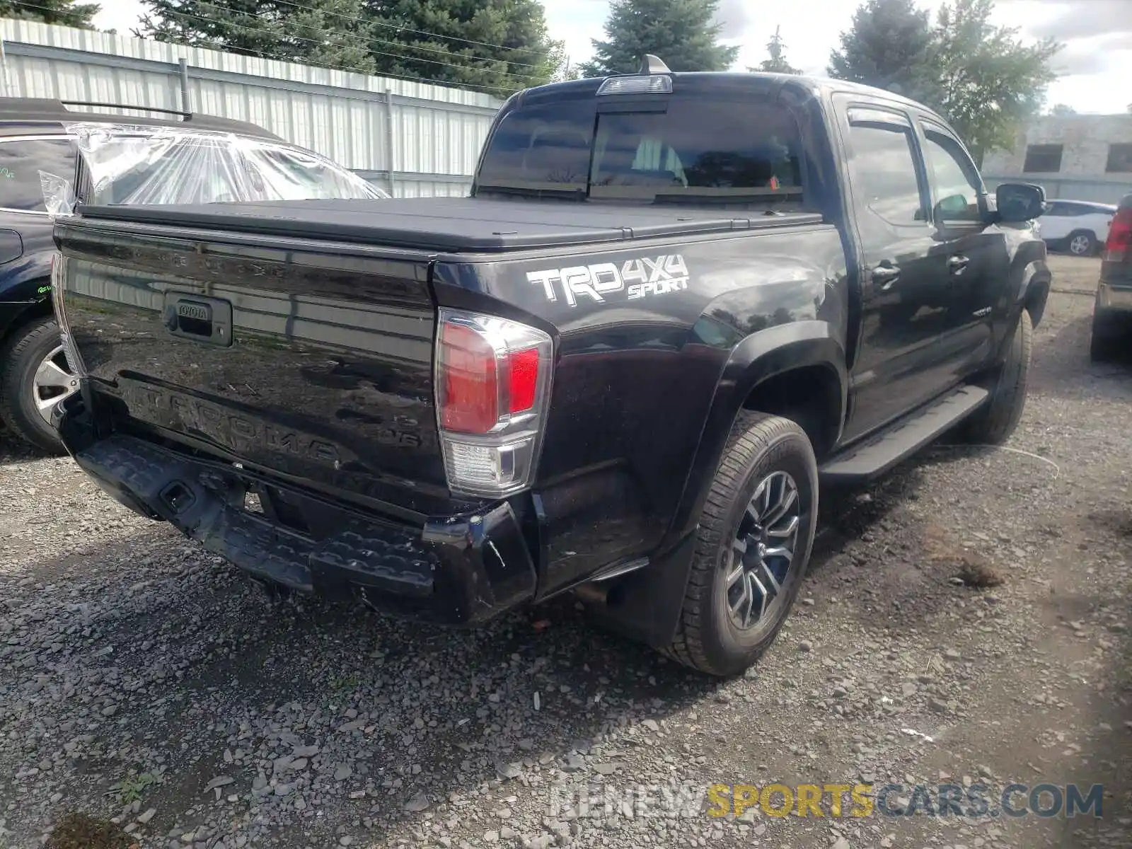 4 Photograph of a damaged car 3TYCZ5AN7MT035037 TOYOTA TACOMA 2021