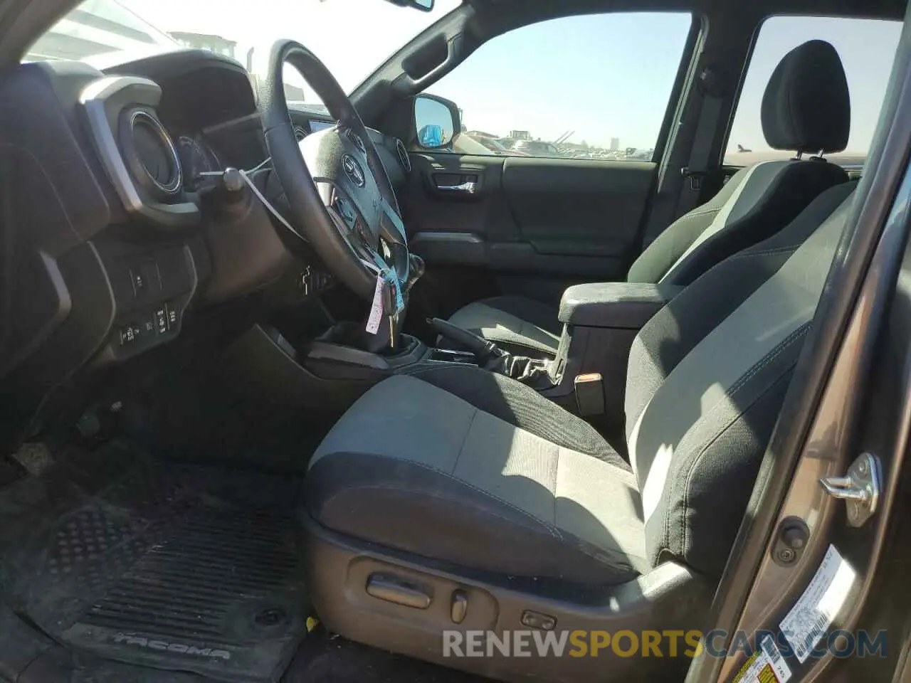 7 Photograph of a damaged car 3TYCZ5AN9MT010611 TOYOTA TACOMA 2021