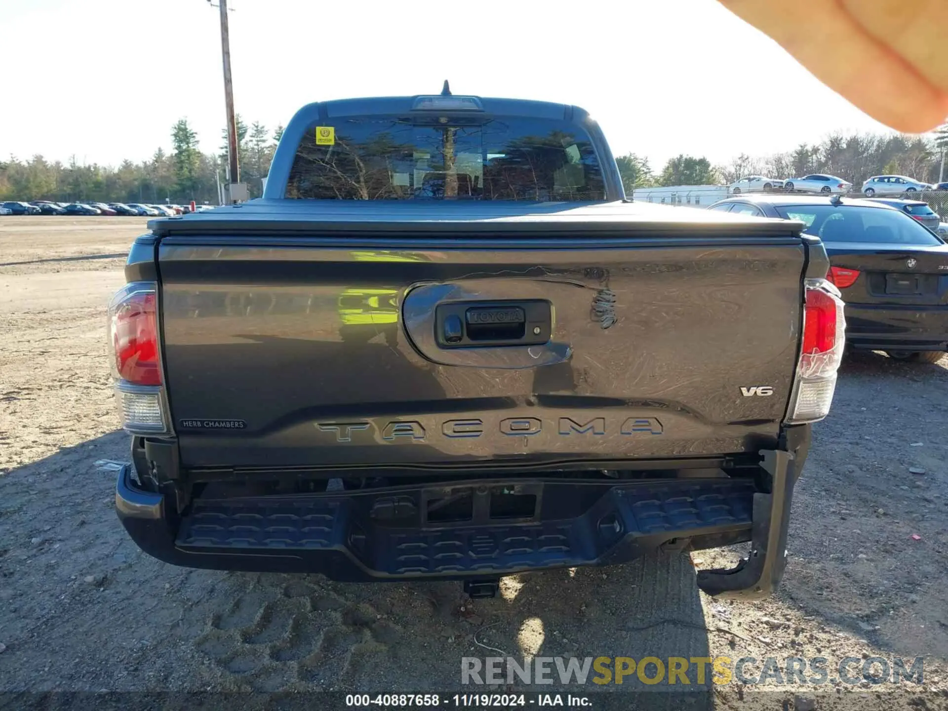 17 Photograph of a damaged car 3TYCZ5AN9MT013718 TOYOTA TACOMA 2021
