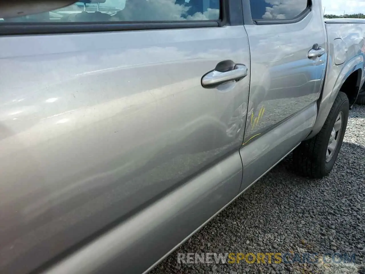 12 Photograph of a damaged car 3TYCZ5ANXMT027353 TOYOTA TACOMA 2021