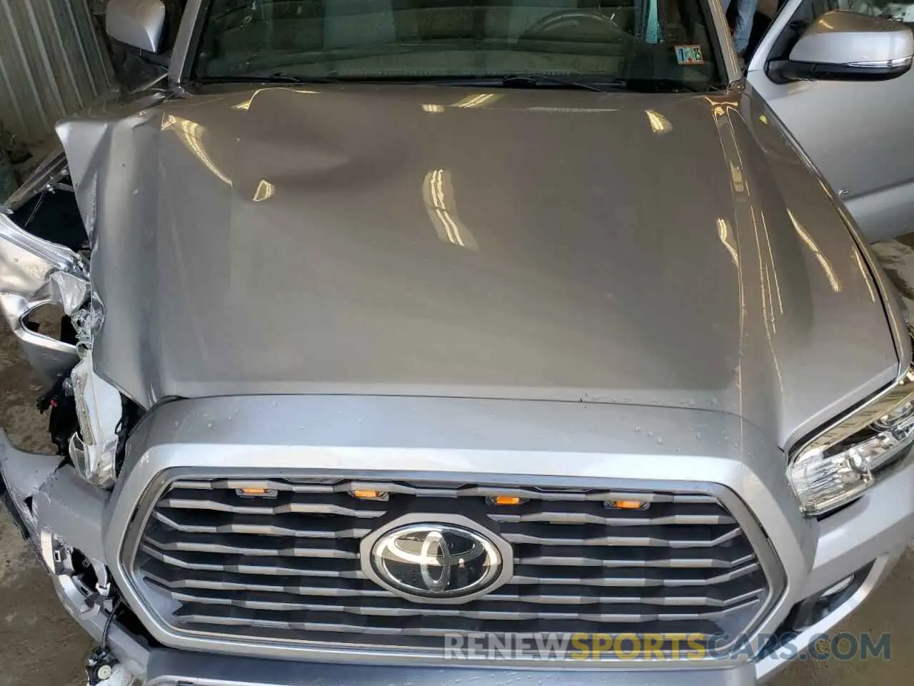11 Photograph of a damaged car 3TYCZ5ANXMT031760 TOYOTA TACOMA 2021