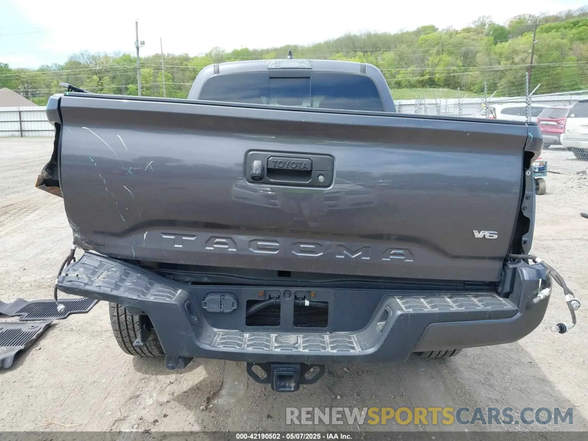 17 Photograph of a damaged car 3TYDZ5BNXMT003542 TOYOTA TACOMA 2021