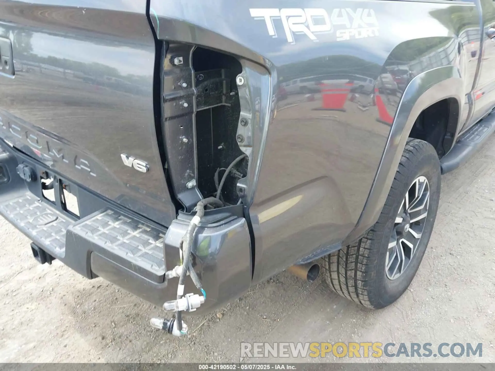 20 Photograph of a damaged car 3TYDZ5BNXMT003542 TOYOTA TACOMA 2021