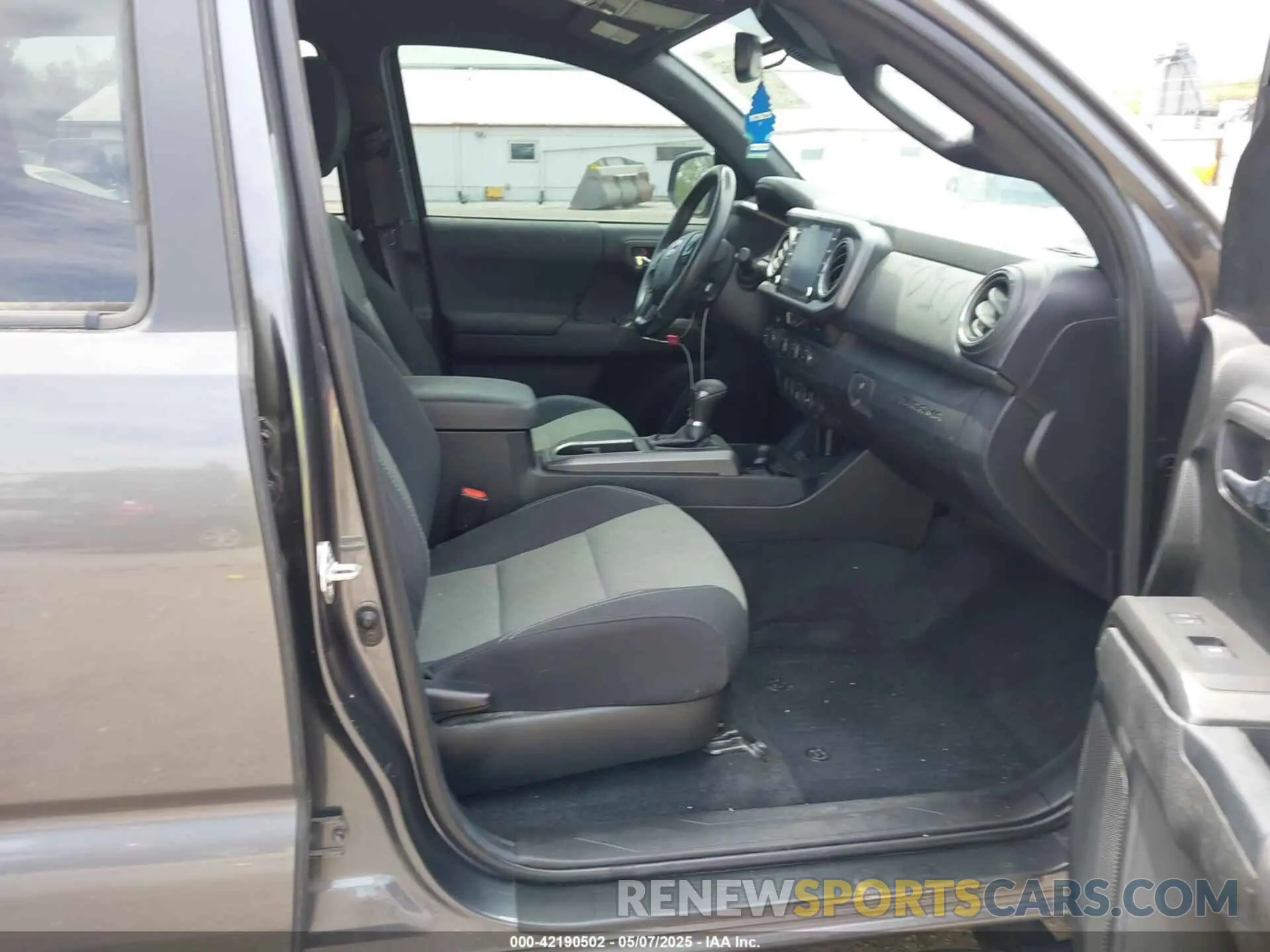 5 Photograph of a damaged car 3TYDZ5BNXMT003542 TOYOTA TACOMA 2021
