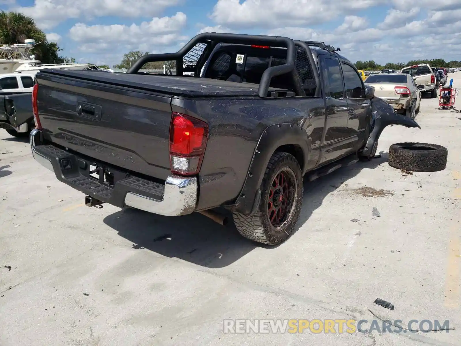 4 Photograph of a damaged car 3TYRX5GN4MT009339 TOYOTA TACOMA 2021