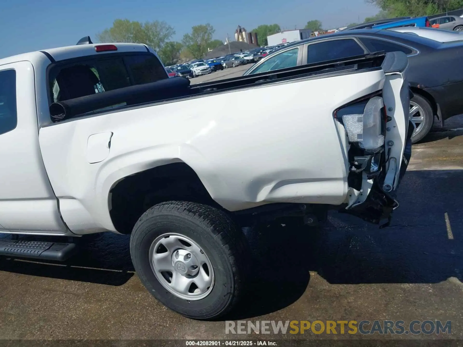 17 Photograph of a damaged car 3TYRX5GNXMT024248 TOYOTA TACOMA 2021