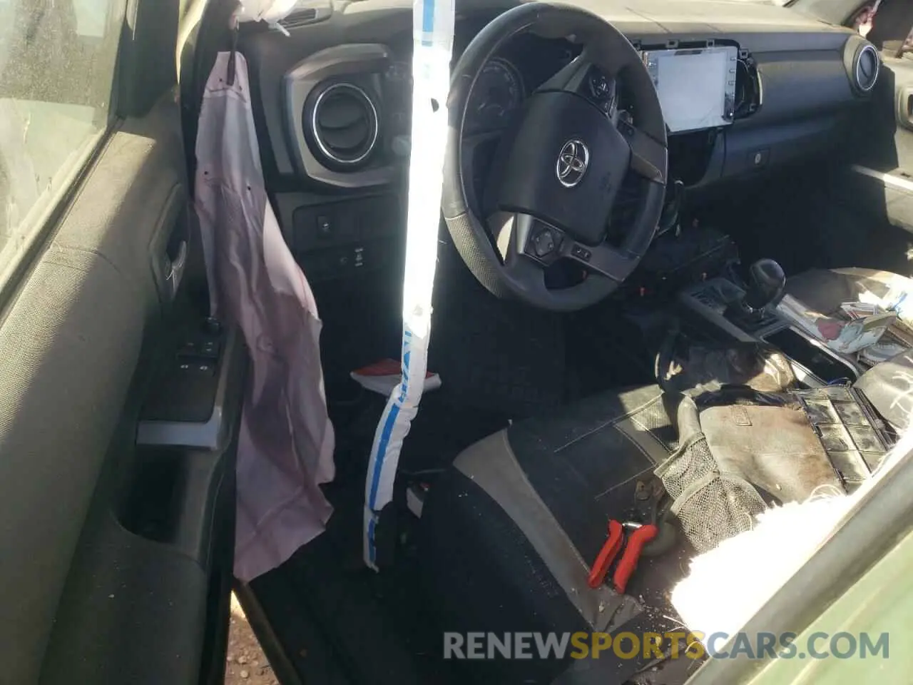 8 Photograph of a damaged car 3TYSZ5AN0MT035649 TOYOTA TACOMA 2021