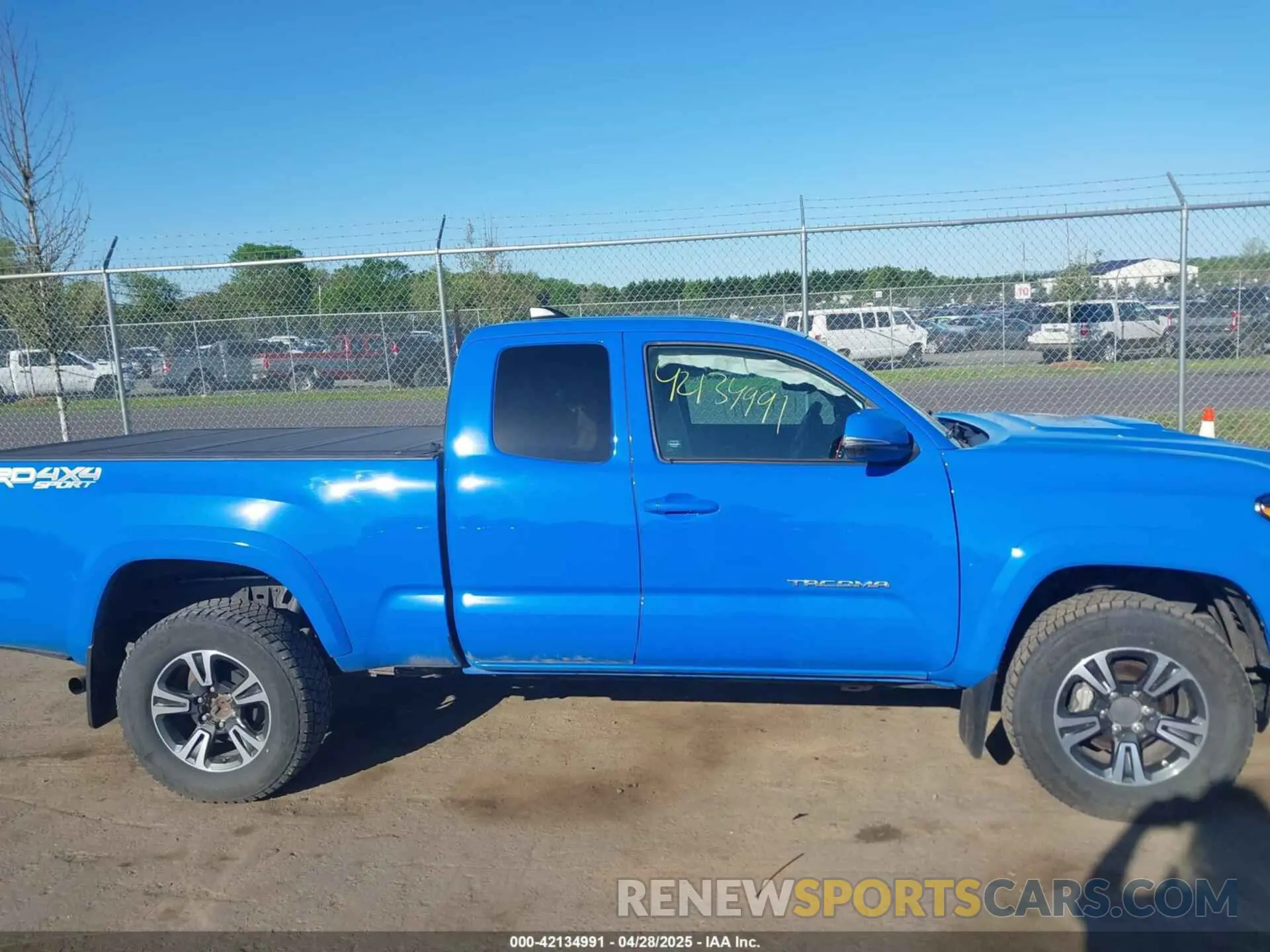13 Photograph of a damaged car 3TYSZ5AN3MT015623 TOYOTA TACOMA 2021