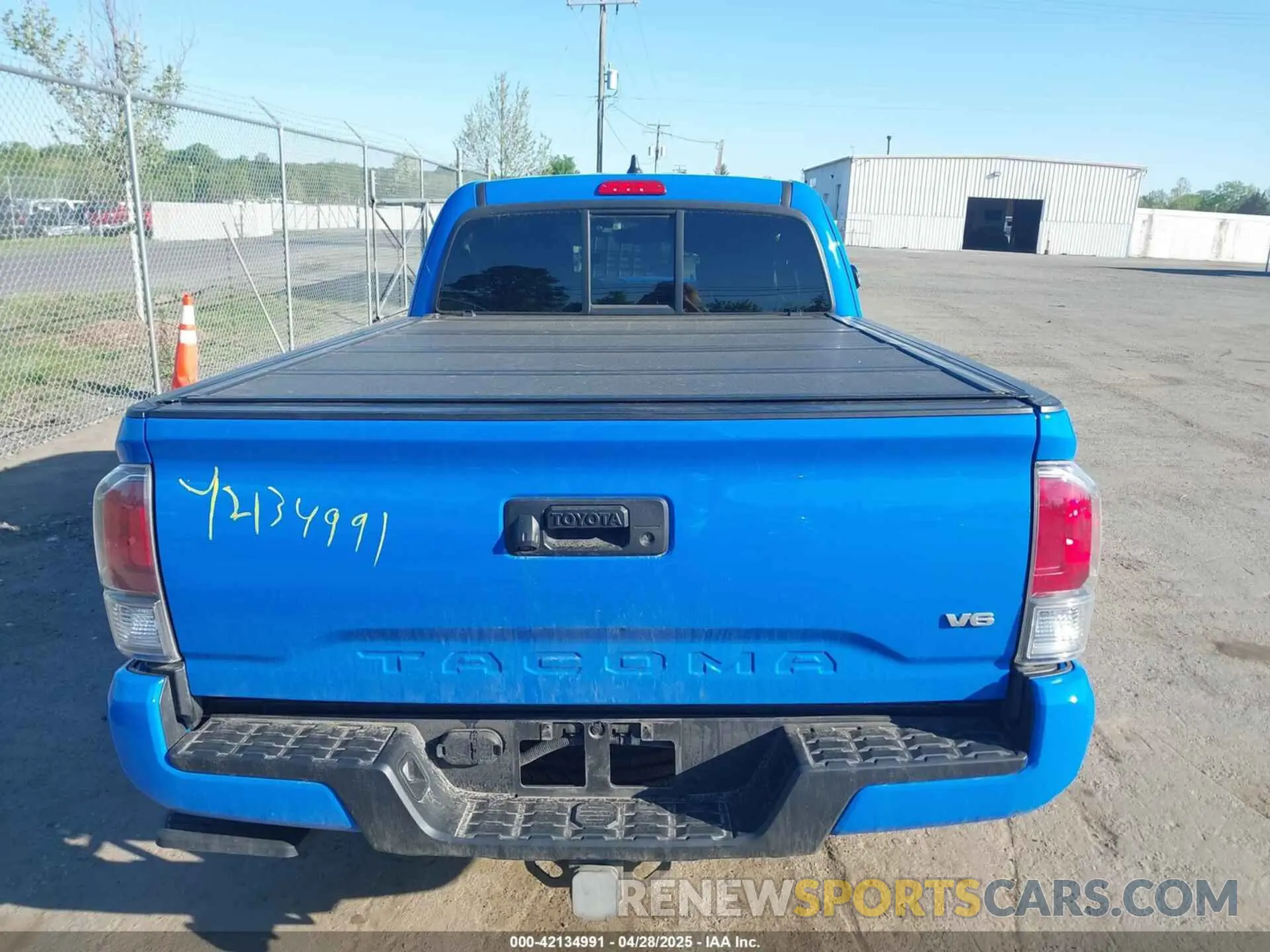 16 Photograph of a damaged car 3TYSZ5AN3MT015623 TOYOTA TACOMA 2021