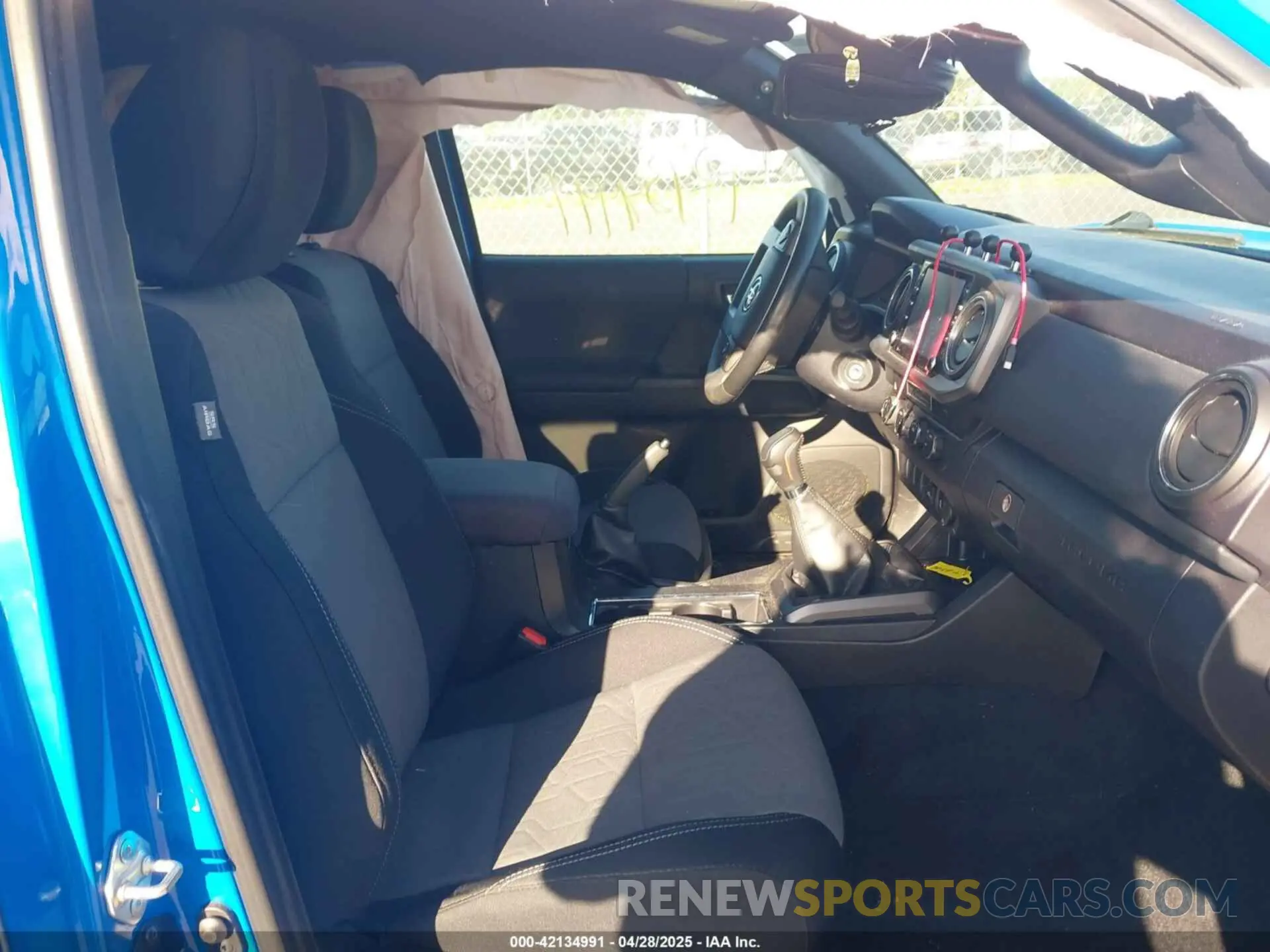 5 Photograph of a damaged car 3TYSZ5AN3MT015623 TOYOTA TACOMA 2021