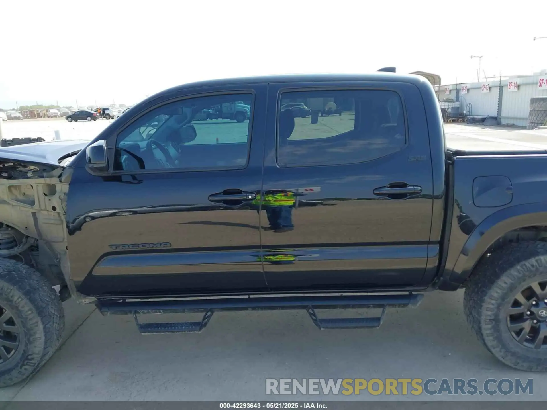 15 Photograph of a damaged car 5TFAX5GN4MX189814 TOYOTA TACOMA 2021