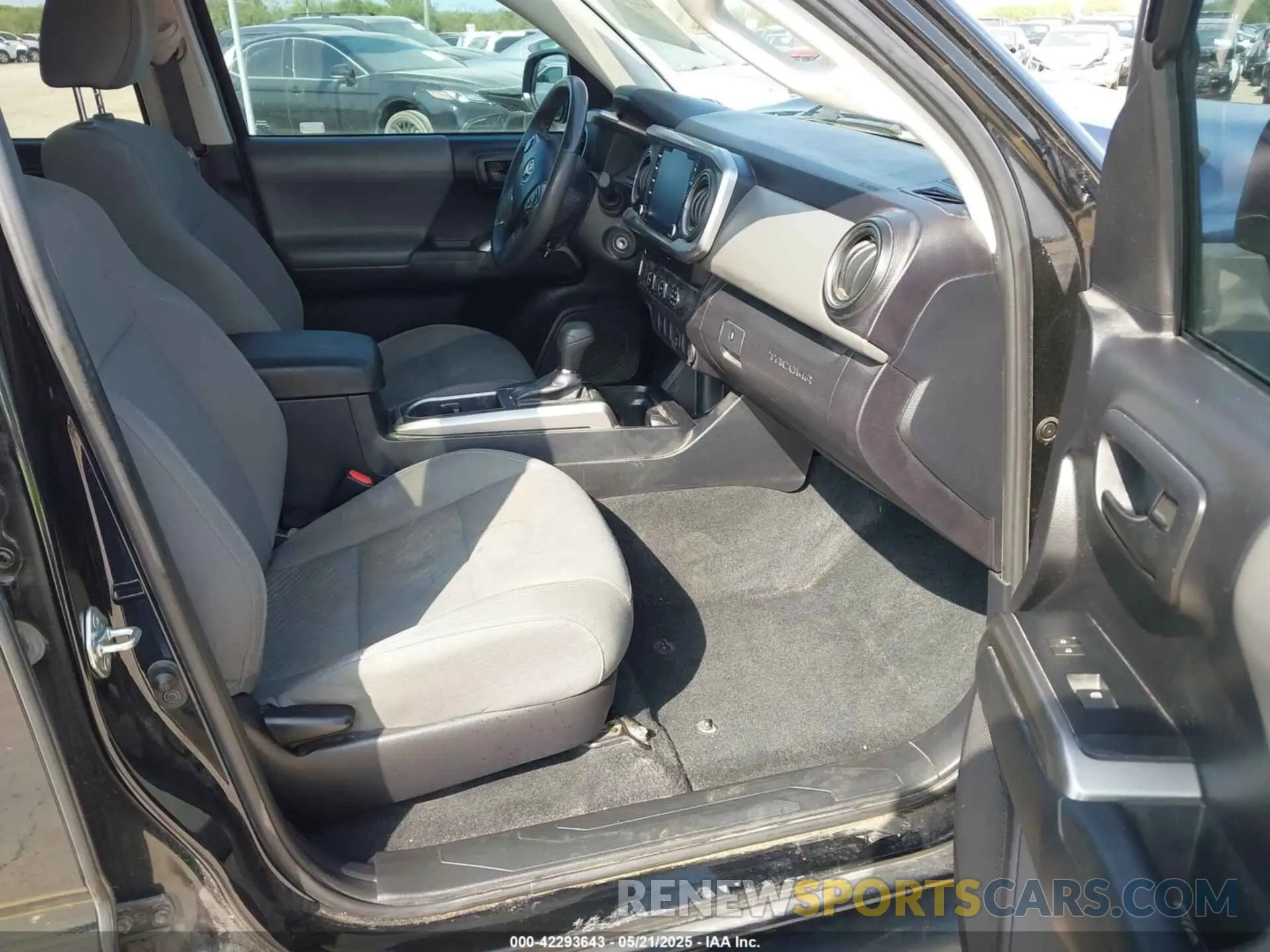 5 Photograph of a damaged car 5TFAX5GN4MX189814 TOYOTA TACOMA 2021
