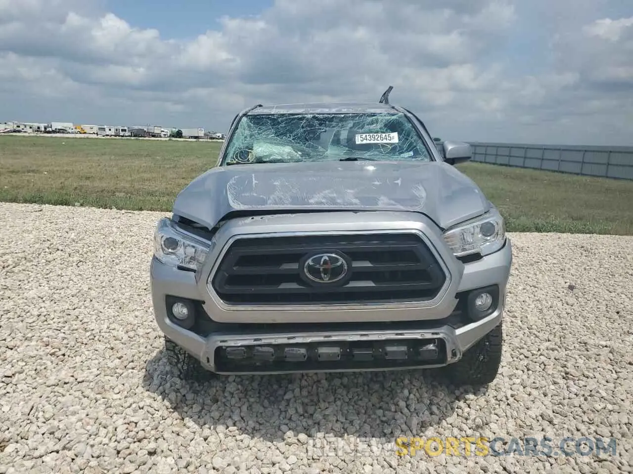 5 Photograph of a damaged car 5TFAX5GN5MX192513 TOYOTA TACOMA 2021