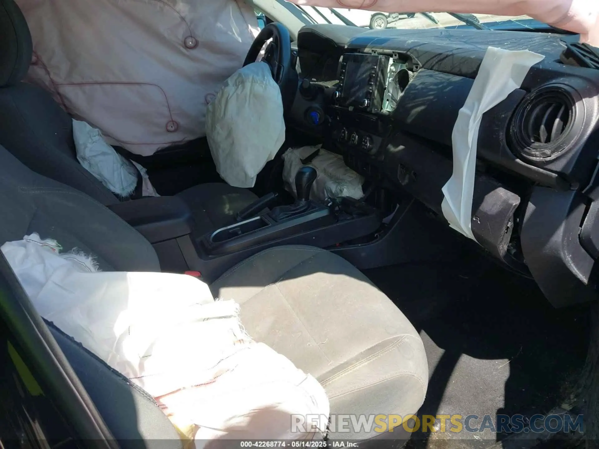 5 Photograph of a damaged car 5TFAX5GN8MX190397 TOYOTA TACOMA 2021