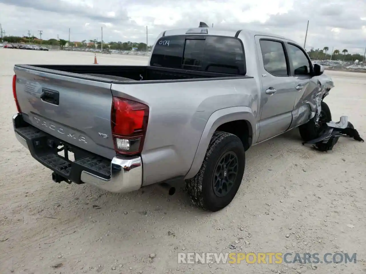 4 Photograph of a damaged car 5TFAZ5CN0MX100174 TOYOTA TACOMA 2021