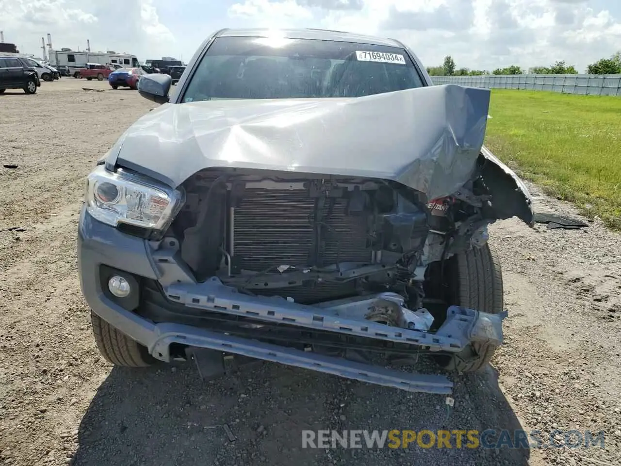 5 Photograph of a damaged car 5TFAZ5CN0MX107447 TOYOTA TACOMA 2021