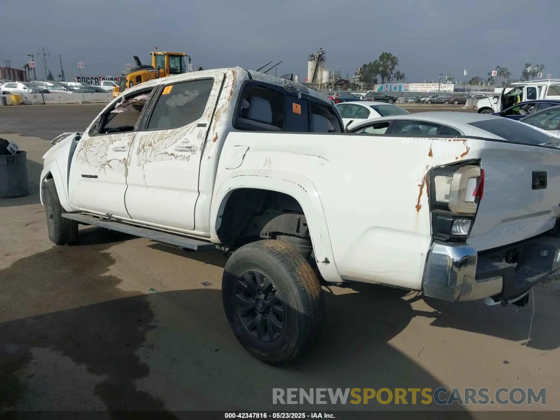 3 Photograph of a damaged car 5TFAZ5CN0MX113121 TOYOTA TACOMA 2021