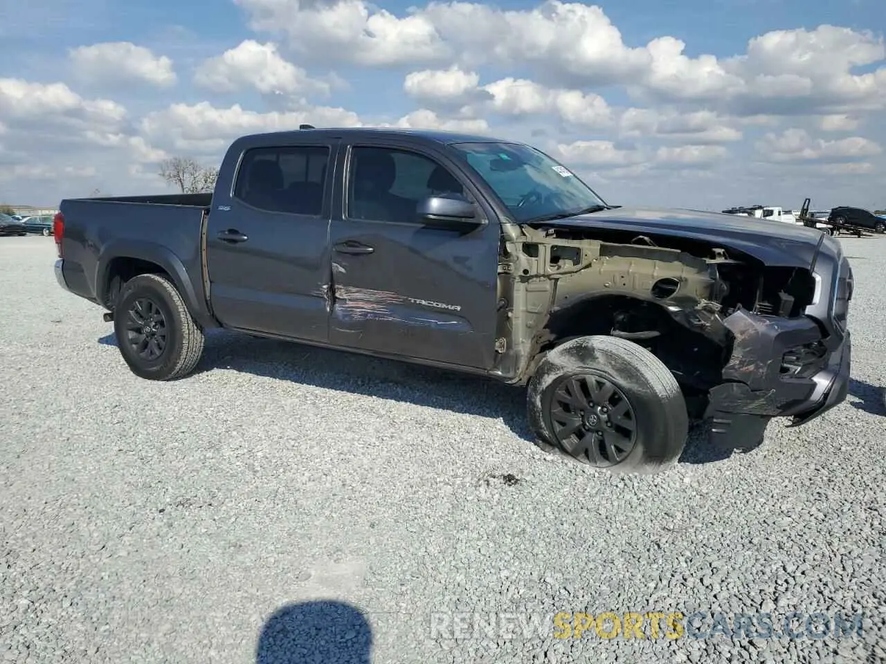 4 Photograph of a damaged car 5TFAZ5CN1MX098192 TOYOTA TACOMA 2021