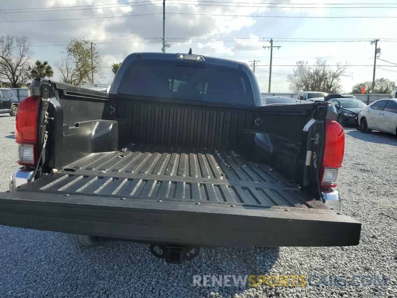 6 Photograph of a damaged car 5TFAZ5CN1MX098192 TOYOTA TACOMA 2021