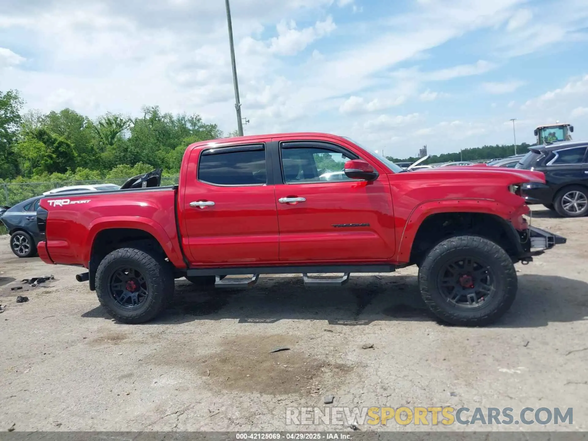 14 Photograph of a damaged car 5TFAZ5CN1MX104850 TOYOTA TACOMA 2021