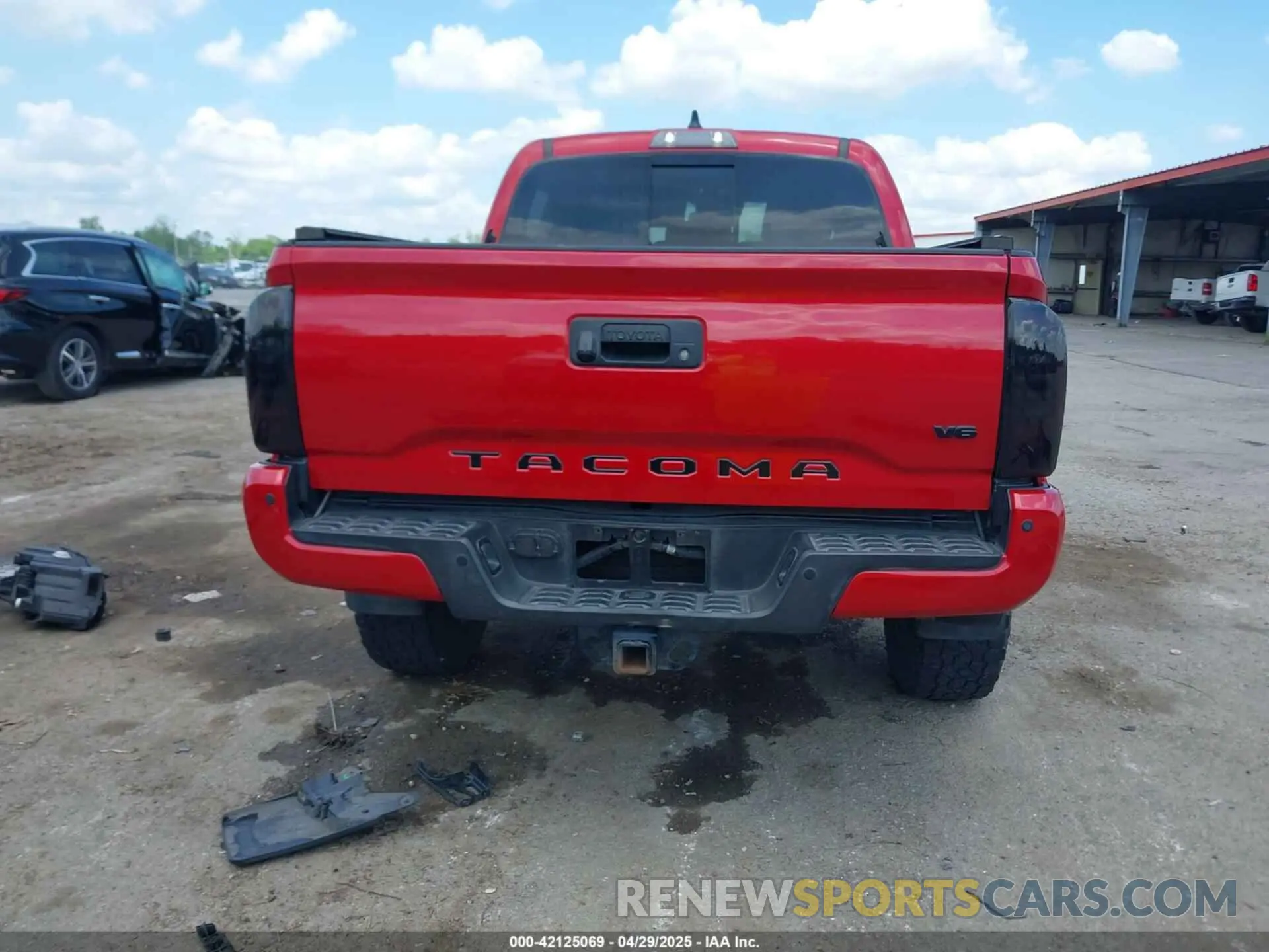 17 Photograph of a damaged car 5TFAZ5CN1MX104850 TOYOTA TACOMA 2021