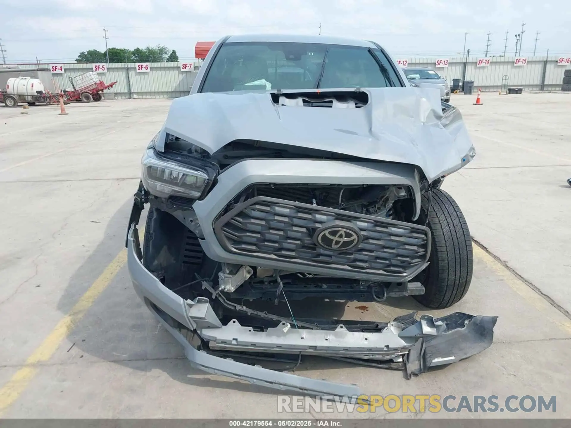 13 Photograph of a damaged car 5TFAZ5CN1MX112477 TOYOTA TACOMA 2021
