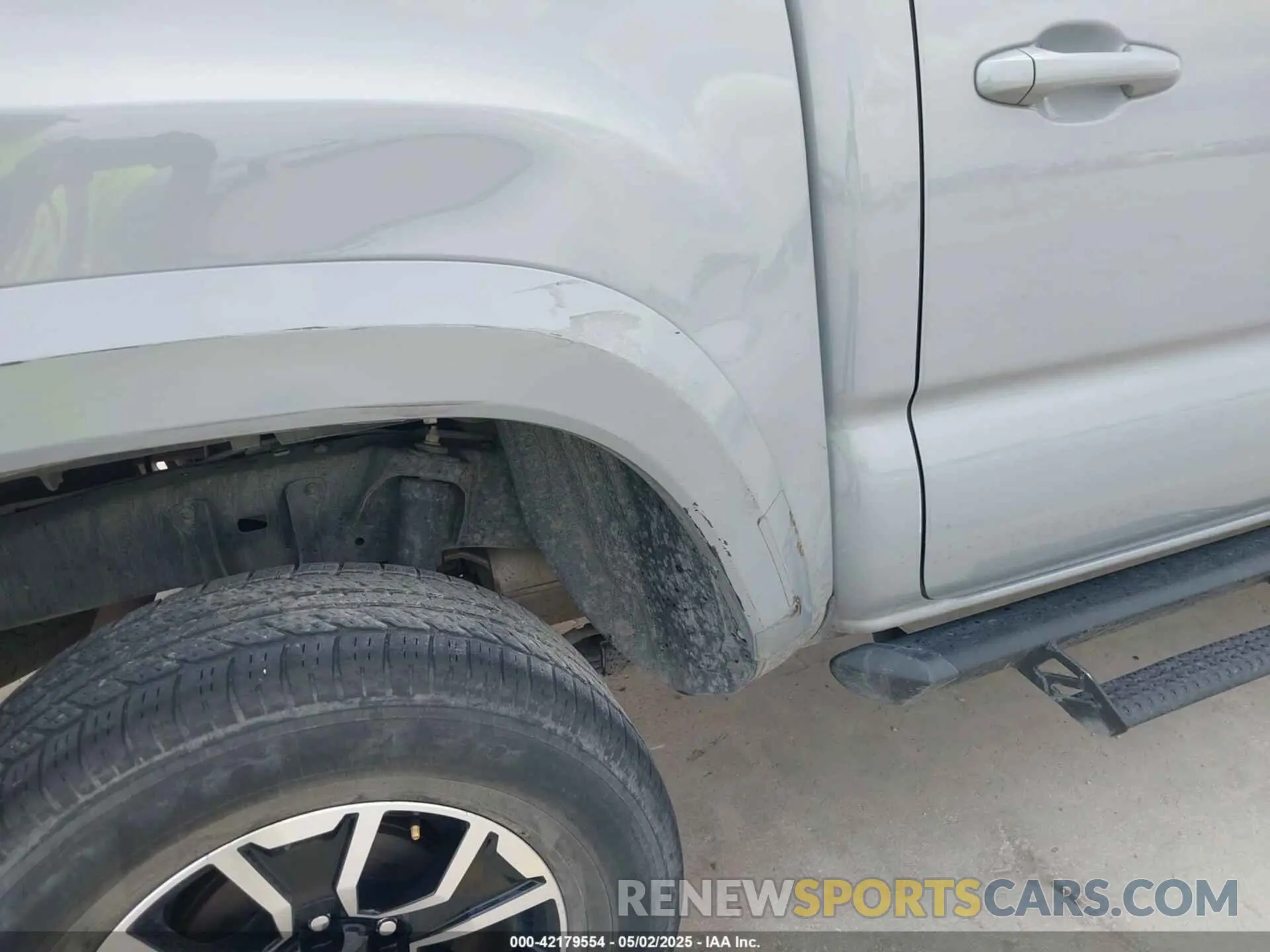 20 Photograph of a damaged car 5TFAZ5CN1MX112477 TOYOTA TACOMA 2021