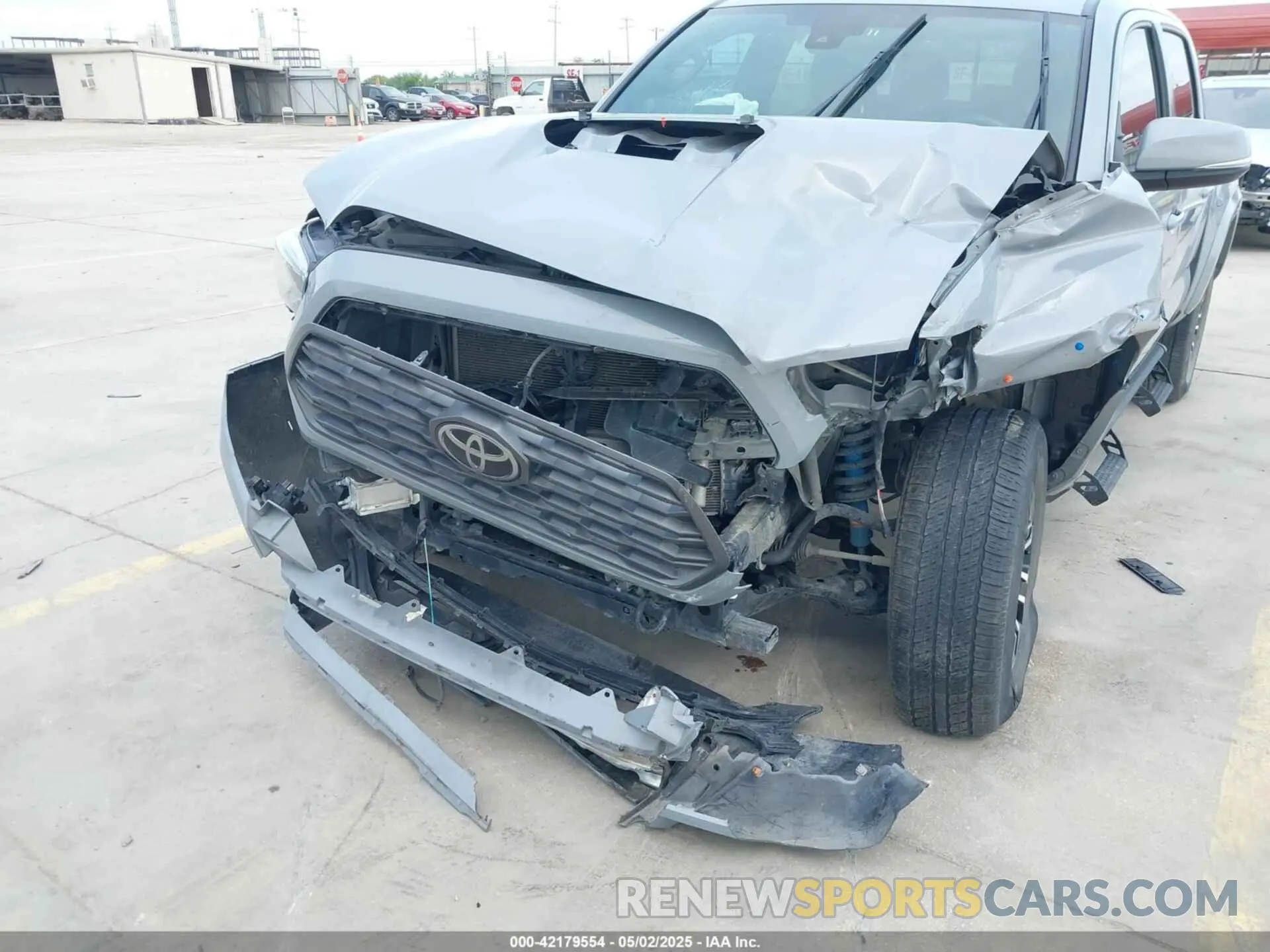 6 Photograph of a damaged car 5TFAZ5CN1MX112477 TOYOTA TACOMA 2021