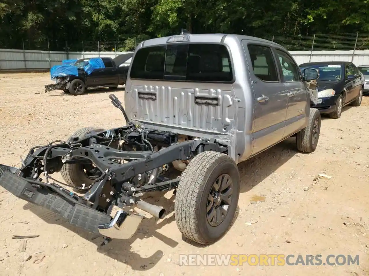 4 Photograph of a damaged car 5TFAZ5CN2MX098508 TOYOTA TACOMA 2021