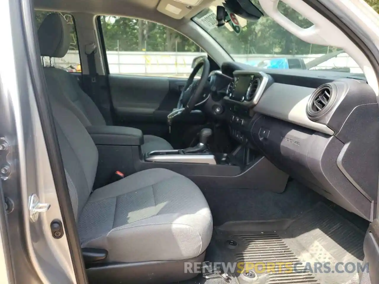 5 Photograph of a damaged car 5TFAZ5CN2MX098508 TOYOTA TACOMA 2021