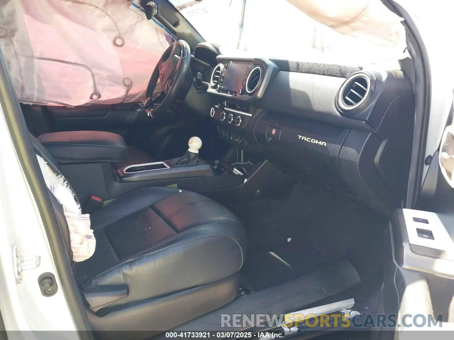 5 Photograph of a damaged car 5TFAZ5CN2MX114478 TOYOTA TACOMA 2021